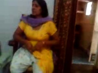 Indian Sex Video Of An Indian Aunty Showing Her Big Boobs