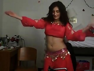 Pakistani Girl Hot Dance
